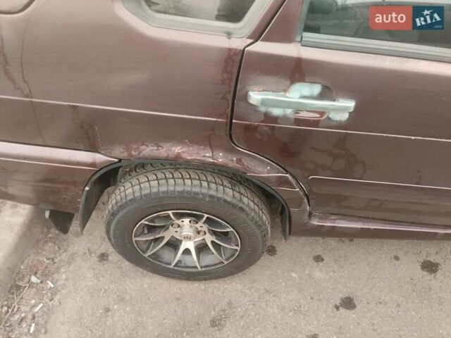 Красный ВАЗ 2115 Самара, объемом двигателя 1 л и пробегом 212 тыс. км за 1700 $, фото 5 на Automoto.ua