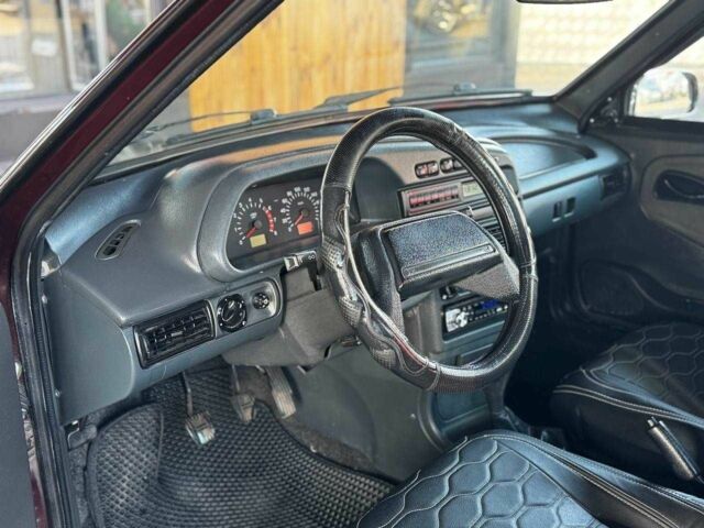 Красный ВАЗ 2115 Самара, объемом двигателя 1.6 л и пробегом 160 тыс. км за 3599 $, фото 6 на Automoto.ua