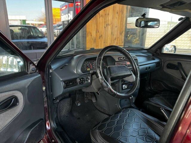 Красный ВАЗ 2115 Самара, объемом двигателя 1.6 л и пробегом 160 тыс. км за 3599 $, фото 7 на Automoto.ua