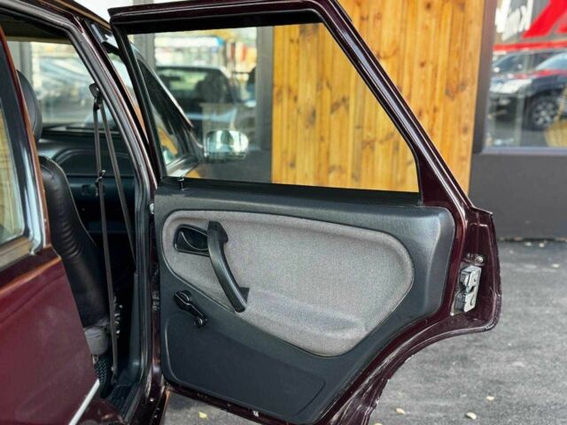 Красный ВАЗ 2115 Самара, объемом двигателя 1.6 л и пробегом 160 тыс. км за 3599 $, фото 18 на Automoto.ua