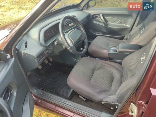 Красный ВАЗ 2115 Самара, объемом двигателя 1.6 л и пробегом 100 тыс. км за 2600 $, фото 2 на Automoto.ua