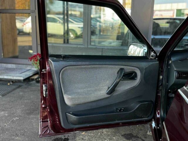 Красный ВАЗ 2115 Самара, объемом двигателя 1.6 л и пробегом 160 тыс. км за 3599 $, фото 4 на Automoto.ua