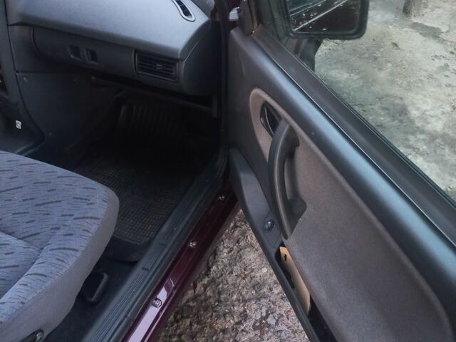 Червоний ВАЗ 2115 Самара, об'ємом двигуна 1.6 л та пробігом 42 тис. км за 1600 $, фото 7 на Automoto.ua