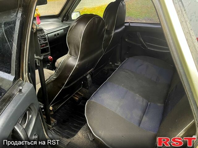 Жовтий ВАЗ 2115 Самара, об'ємом двигуна 1.5 л та пробігом 200 тис. км за 1100 $, фото 4 на Automoto.ua