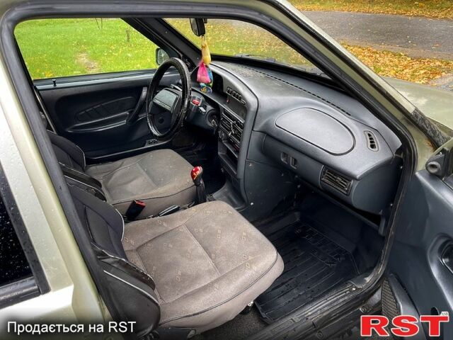 Жовтий ВАЗ 2115 Самара, об'ємом двигуна 1.5 л та пробігом 200 тис. км за 1100 $, фото 3 на Automoto.ua