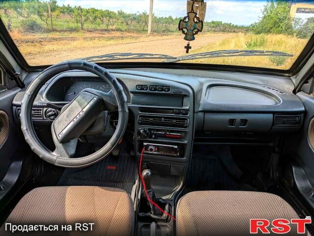 Жовтий ВАЗ 2115 Самара, об'ємом двигуна 1.5 л та пробігом 180 тис. км за 1900 $, фото 5 на Automoto.ua