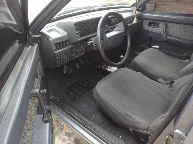 Серый ВАЗ 2115 Самара, объемом двигателя 1.5 л и пробегом 270 тыс. км за 1600 $, фото 4 на Automoto.ua