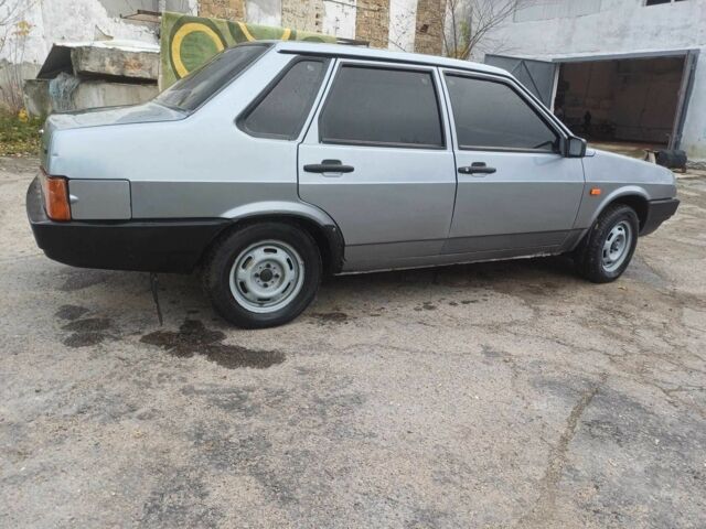 Серый ВАЗ 2115 Самара, объемом двигателя 1.5 л и пробегом 270 тыс. км за 1600 $, фото 2 на Automoto.ua