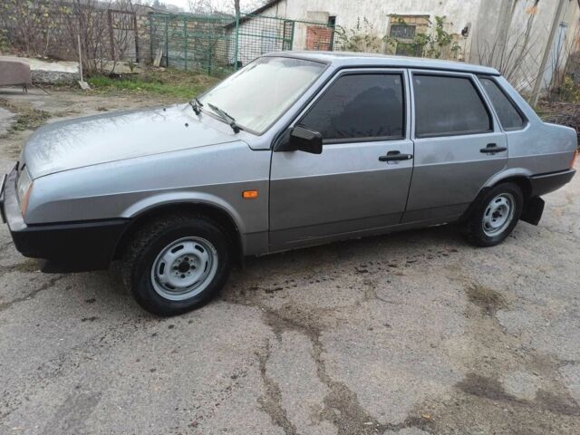 Серый ВАЗ 2115 Самара, объемом двигателя 1.5 л и пробегом 270 тыс. км за 1600 $, фото 5 на Automoto.ua