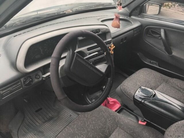 Серый ВАЗ 2115 Самара, объемом двигателя 1.6 л и пробегом 190 тыс. км за 1100 $, фото 6 на Automoto.ua