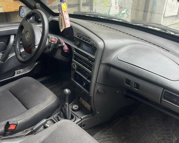 Сірий ВАЗ 2115 Самара, об'ємом двигуна 1.45 л та пробігом 300 тис. км за 1600 $, фото 4 на Automoto.ua