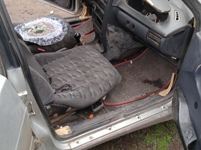 Сірий ВАЗ 2115 Самара, об'ємом двигуна 1.5 л та пробігом 300 тис. км за 357 $, фото 4 на Automoto.ua