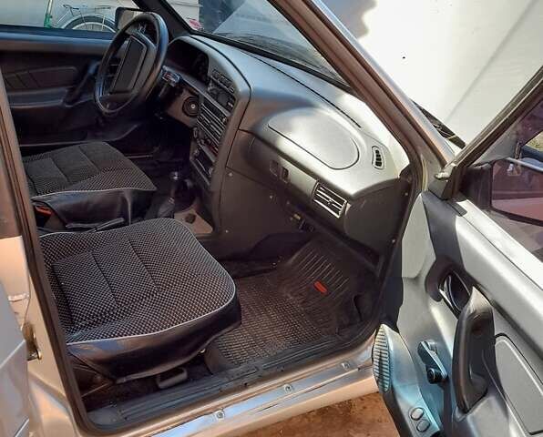 Серый ВАЗ 2115 Самара, объемом двигателя 1.5 л и пробегом 167 тыс. км за 2200 $, фото 5 на Automoto.ua