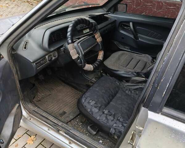 Серый ВАЗ 2115 Самара, объемом двигателя 0 л и пробегом 200 тыс. км за 1000 $, фото 3 на Automoto.ua