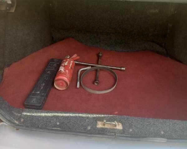 Серый ВАЗ 2115 Самара, объемом двигателя 1.5 л и пробегом 128 тыс. км за 2000 $, фото 7 на Automoto.ua