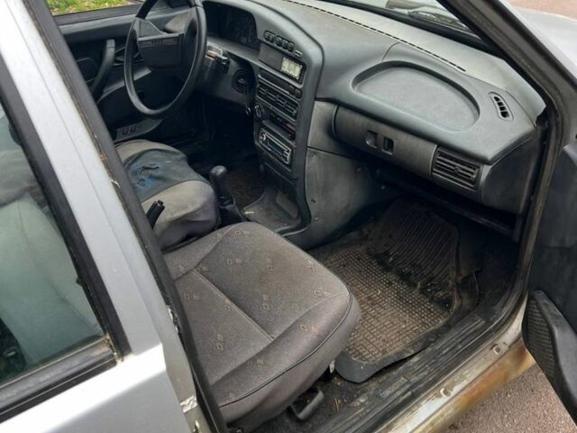 Серый ВАЗ 2115 Самара, объемом двигателя 10 л и пробегом 100 тыс. км за 700 $, фото 7 на Automoto.ua