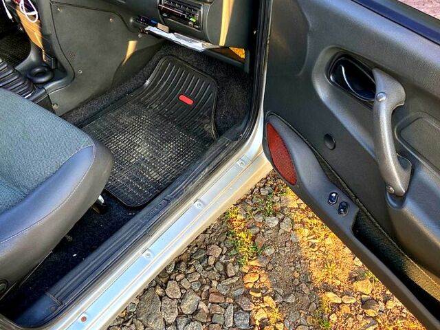 Серый ВАЗ 2115 Самара, объемом двигателя 1.5 л и пробегом 230 тыс. км за 2300 $, фото 6 на Automoto.ua