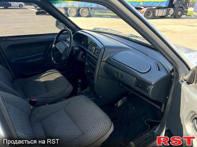 Серый ВАЗ 2115 Самара, объемом двигателя 1.5 л и пробегом 320 тыс. км за 1399 $, фото 4 на Automoto.ua