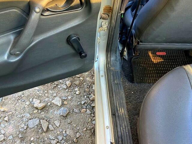 Серый ВАЗ 2115 Самара, объемом двигателя 1.5 л и пробегом 230 тыс. км за 2300 $, фото 4 на Automoto.ua