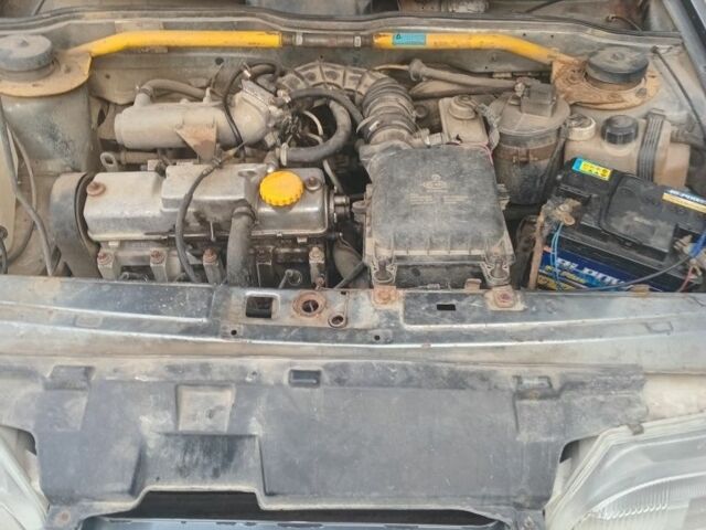 Серый ВАЗ 2115 Самара, объемом двигателя 1.5 л и пробегом 250 тыс. км за 1100 $, фото 3 на Automoto.ua