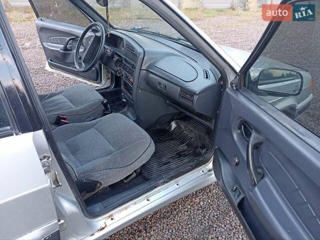 Серый ВАЗ 2115 Самара, объемом двигателя 1.5 л и пробегом 200 тыс. км за 1450 $, фото 19 на Automoto.ua