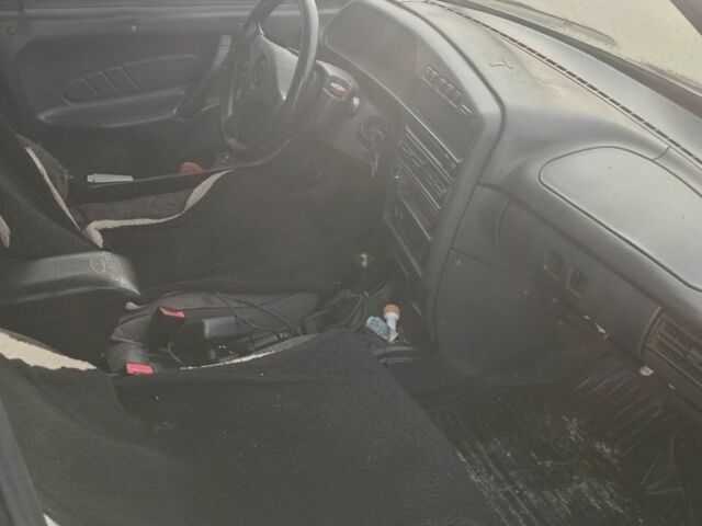 Серый ВАЗ 2115 Самара, объемом двигателя 1.5 л и пробегом 250 тыс. км за 1100 $, фото 2 на Automoto.ua