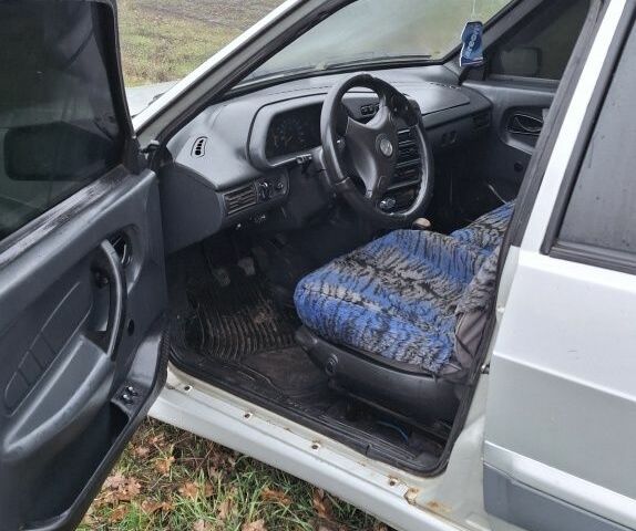 Серый ВАЗ 2115 Самара, объемом двигателя 1.5 л и пробегом 232 тыс. км за 1700 $, фото 5 на Automoto.ua