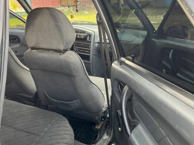 Серый ВАЗ 2115 Самара, объемом двигателя 1.5 л и пробегом 220 тыс. км за 1500 $, фото 2 на Automoto.ua