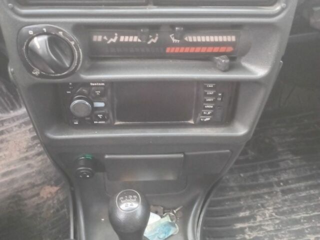 Серый ВАЗ 2115 Самара, объемом двигателя 1.5 л и пробегом 250 тыс. км за 1100 $, фото 4 на Automoto.ua