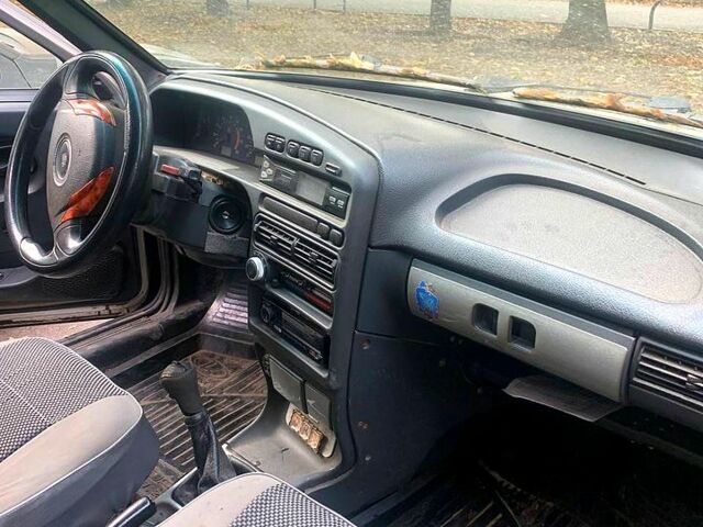 Сірий ВАЗ 2115 Самара, об'ємом двигуна 1.5 л та пробігом 175 тис. км за 1900 $, фото 2 на Automoto.ua