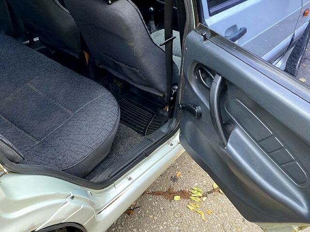 Серый ВАЗ 2115 Самара, объемом двигателя 1.5 л и пробегом 201 тыс. км за 2200 $, фото 9 на Automoto.ua