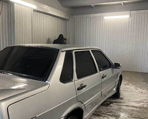 Серый ВАЗ 2115 Самара, объемом двигателя 1.5 л и пробегом 350 тыс. км за 1600 $, фото 2 на Automoto.ua