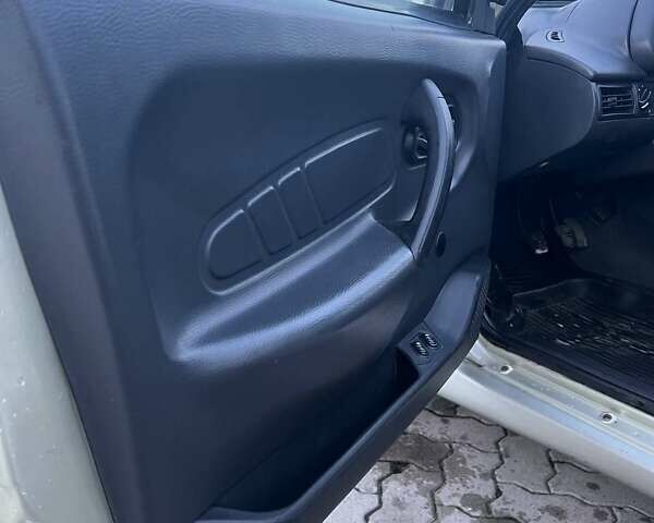 Сірий ВАЗ 2115 Самара, об'ємом двигуна 1.5 л та пробігом 77 тис. км за 1999 $, фото 10 на Automoto.ua