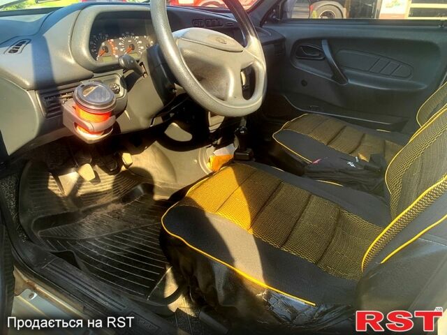 Серый ВАЗ 2115 Самара, объемом двигателя 1.5 л и пробегом 313 тыс. км за 1200 $, фото 4 на Automoto.ua