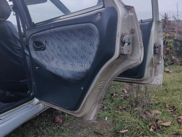 Серый ВАЗ 2115 Самара, объемом двигателя 0 л и пробегом 500 тыс. км за 500 $, фото 5 на Automoto.ua