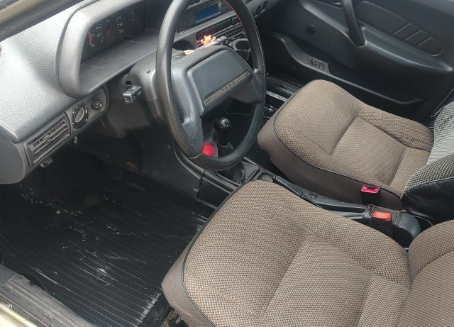 Серый ВАЗ 2115 Самара, объемом двигателя 1.5 л и пробегом 234 тыс. км за 1073 $, фото 5 на Automoto.ua