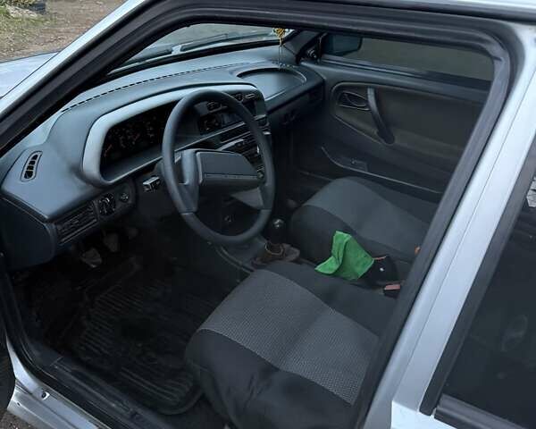 Серый ВАЗ 2115 Самара, объемом двигателя 1.5 л и пробегом 190 тыс. км за 1700 $, фото 1 на Automoto.ua