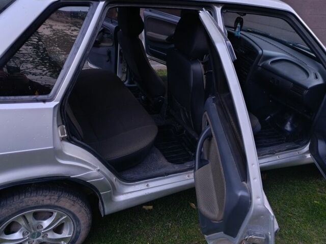 Сірий ВАЗ 2115 Самара, об'ємом двигуна 1.6 л та пробігом 98 тис. км за 1905 $, фото 11 на Automoto.ua