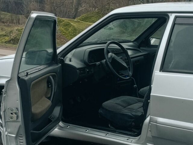 Серый ВАЗ 2115 Самара, объемом двигателя 1.5 л и пробегом 210 тыс. км за 1700 $, фото 4 на Automoto.ua