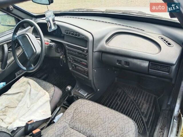 Серый ВАЗ 2115 Самара, объемом двигателя 1.5 л и пробегом 120 тыс. км за 1800 $, фото 1 на Automoto.ua