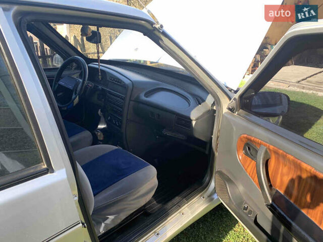 Серый ВАЗ 2115 Самара, объемом двигателя 1.5 л и пробегом 150 тыс. км за 2200 $, фото 5 на Automoto.ua