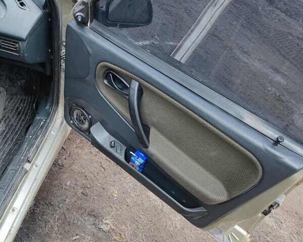 Сірий ВАЗ 2115 Самара, об'ємом двигуна 1.6 л та пробігом 233 тис. км за 1700 $, фото 7 на Automoto.ua
