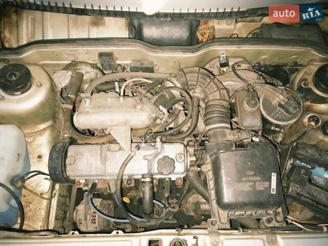Серый ВАЗ 2115 Самара, объемом двигателя 1.5 л и пробегом 320 тыс. км за 1800 $, фото 3 на Automoto.ua