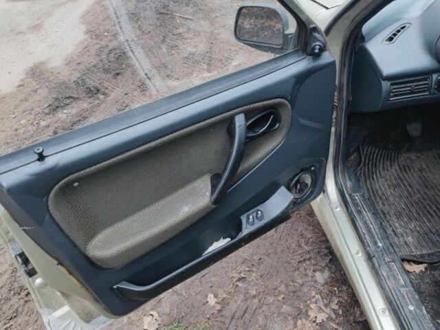 Серый ВАЗ 2115 Самара, объемом двигателя 1.5 л и пробегом 223 тыс. км за 1800 $, фото 5 на Automoto.ua