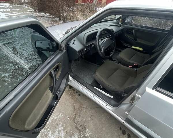 Серый ВАЗ 2115 Самара, объемом двигателя 1.5 л и пробегом 164 тыс. км за 1950 $, фото 5 на Automoto.ua