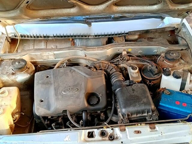 Серый ВАЗ 2115 Самара, объемом двигателя 1.6 л и пробегом 150 тыс. км за 1700 $, фото 2 на Automoto.ua