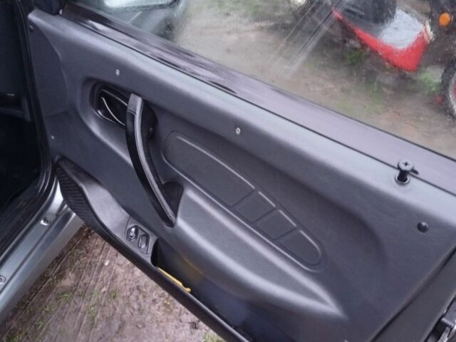 Серый ВАЗ 2115 Самара, объемом двигателя 1.5 л и пробегом 168 тыс. км за 1350 $, фото 4 на Automoto.ua