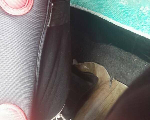 Серый ВАЗ 2115 Самара, объемом двигателя 1.6 л и пробегом 200 тыс. км за 1800 $, фото 2 на Automoto.ua