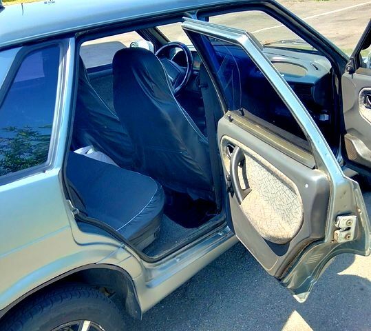 Серый ВАЗ 2115 Самара, объемом двигателя 1.6 л и пробегом 0 тыс. км за 2000 $, фото 7 на Automoto.ua