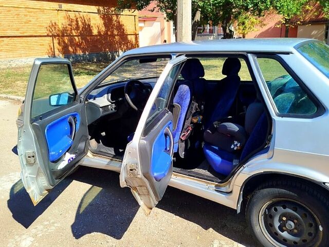 Серый ВАЗ 2115 Самара, объемом двигателя 1.6 л и пробегом 207 тыс. км за 1500 $, фото 4 на Automoto.ua